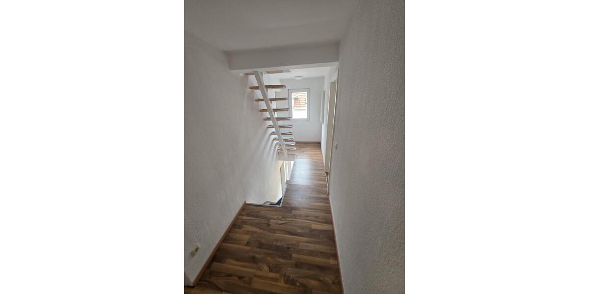 Einfamilienhaus Bolanden - 7 Zimmer, 120 m&sup2;, 290.000&euro; | Angebot:26893232