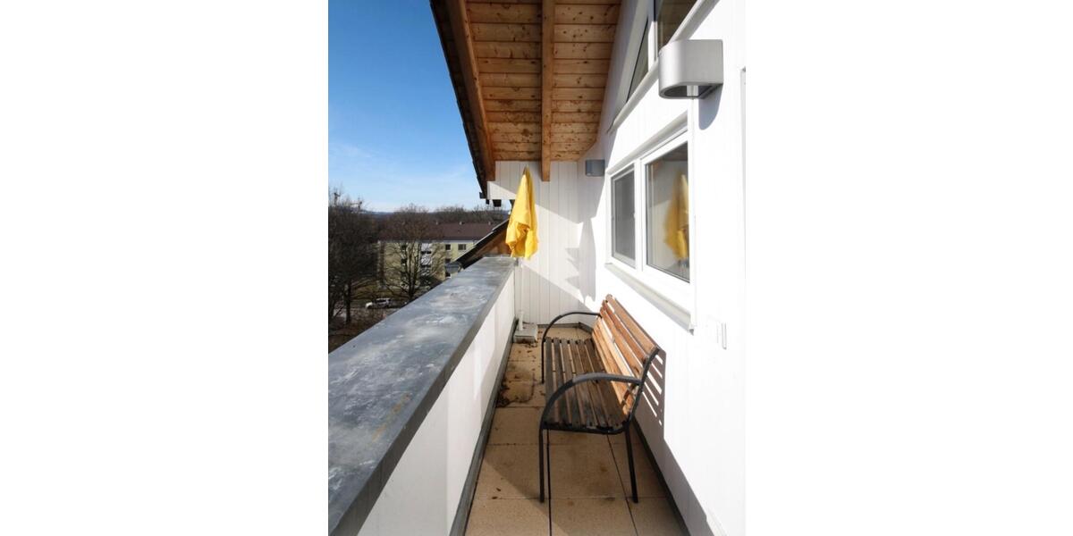 Dachgeschoßwohnung Weilheim in Oberbayern - 4 Zimmer, 94 m&sup2;, 1.550&euro; | Angebot:25393386