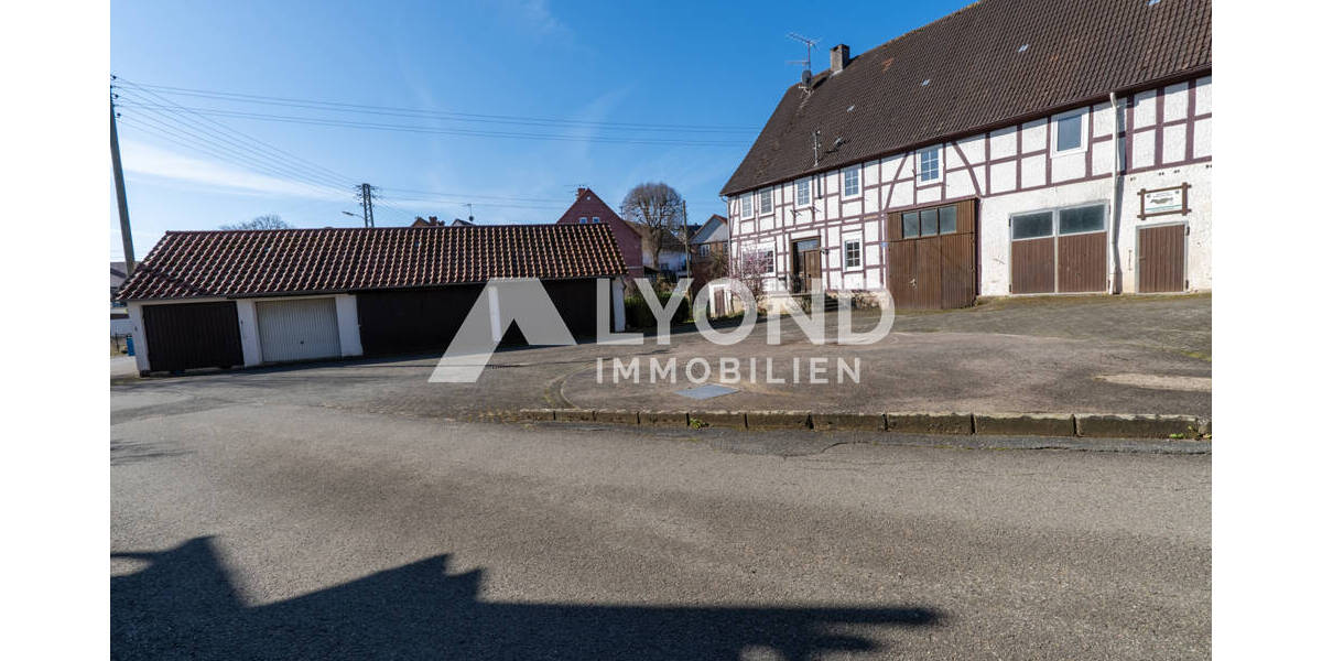 Bauernhaus, Landhaus Bad Arolsen / Schmillinghausen Schmillinghausen - 9 Zimmer, 220 m&sup2;, 159.000&euro; | Angebot:25773073