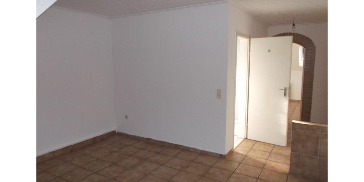 Dachgeschoßwohnung Bochum Höntrop - 2 Zimmer, 45 m&sup2;, 360&euro; | Angebot:26033783