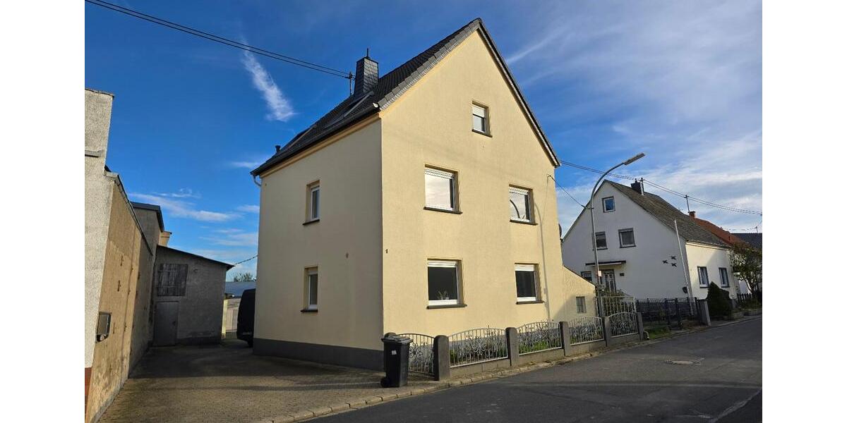 Komplett renoviertes Einfamilienhaus in dörflicher Lage 4 zimmer