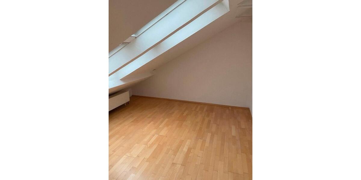 Dachgeschoßwohnung Straßkirchen - 3 Zimmer, 100 m&sup2;, 650&euro; | Angebot:26161568