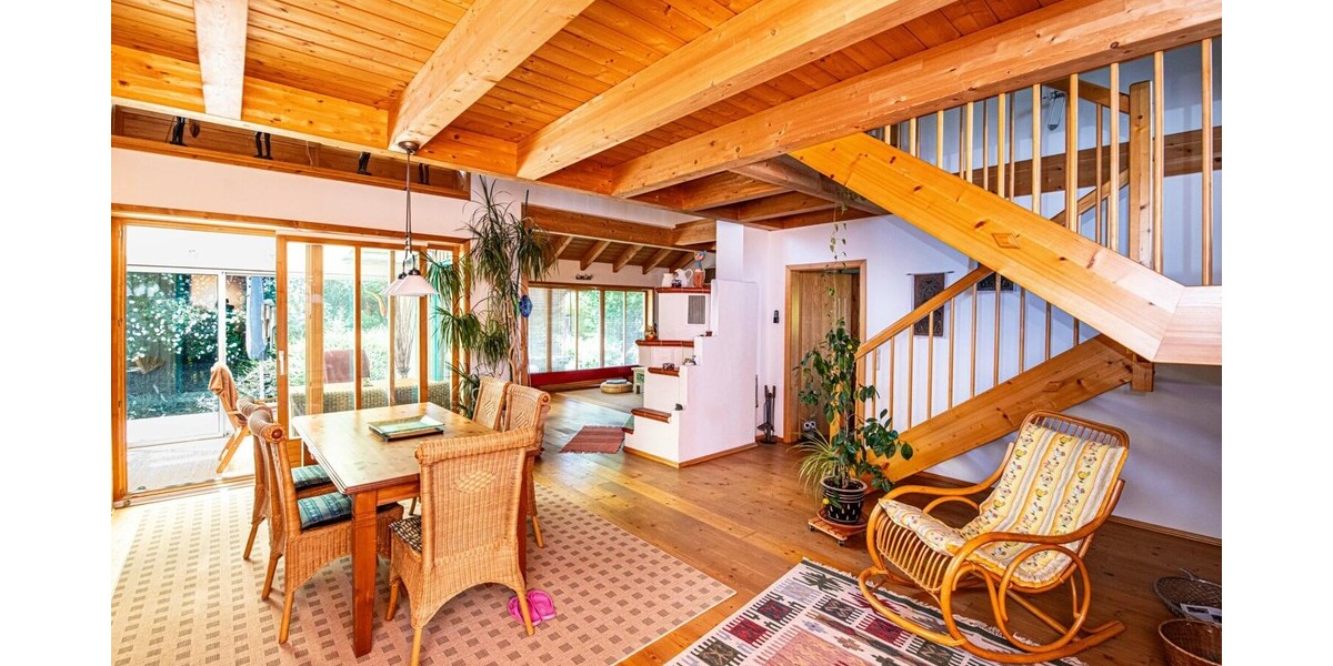 Wohnen im Grünen - Charmantes Holzhaus mit Wintergarten, Galerie und idyllischem Garten - Einfamilienhaus Neukirchen beim Heiligen Blut | Angebot:26948792