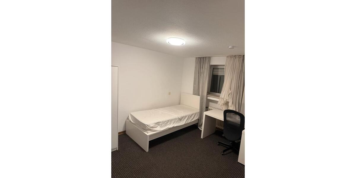 Etagenwohnung Jülich - 12 Zimmer, 18 m&sup2;, 420&euro; | Angebot:26003619