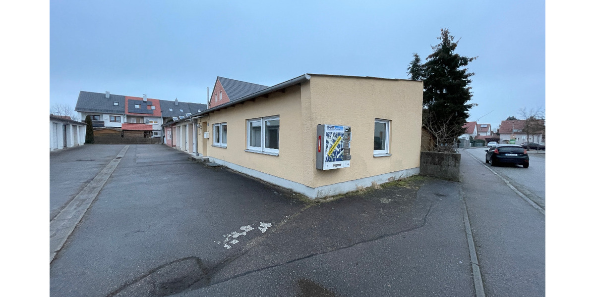 Vielseitig nutzbare Gewerbefläche in ruhiger Lage zimmer