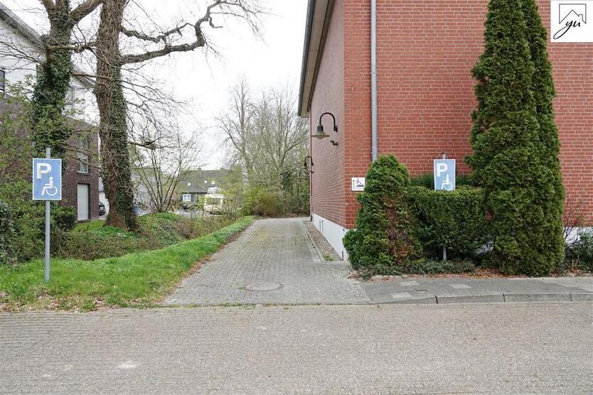 Geräumige Gewerbefläche in stadtnaher Lage in Aurich zimmer