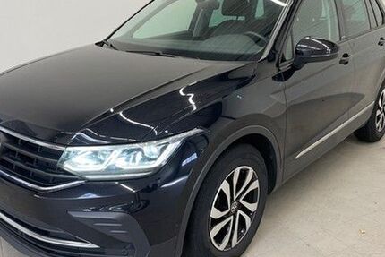 VW Tiguan 181.465 km 17.990 &euro; Cloppenburg 49661