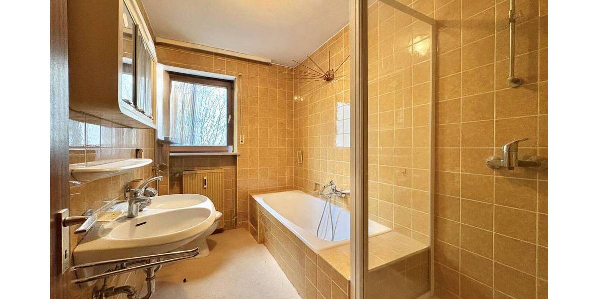 Mehrfamilienhaus, Wohnhaus Manching - 8 Zimmer, 212 m&sup2;, 590.000&euro; | Angebot:26291532