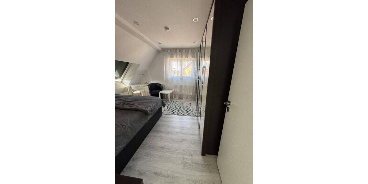 Etagenwohnung Düsseldorf Lohausen - 2 Zimmer, 80 m&sup2;, 1.400&euro; | Angebot:26511662