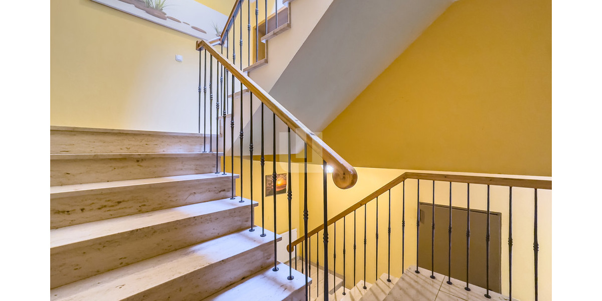 WINDISCH IMMOBILIEN – Gewerbeimmobilie mit vier Büros und einer Wohnung - ideal für den Mittelstand - Gewerbeobjekt Oberschleissheim | Angebot:22150182