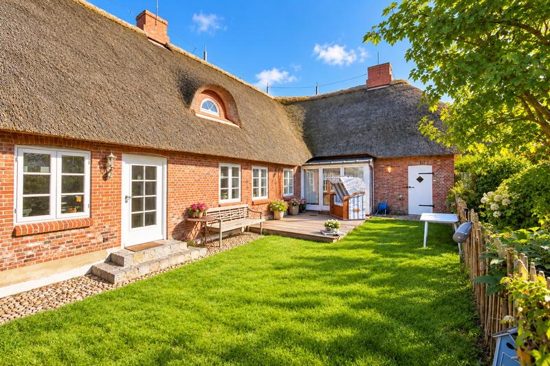 Föhr genießen statt sanieren – kernsaniertes Kapitänshaus mit historischem Charme - Einfamilienhaus Oldsum | Angebot:26944028
