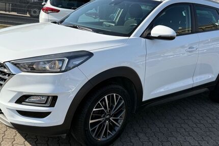 Hyundai TUCSON 245.897 km 10.999 &euro; Hanau 63452