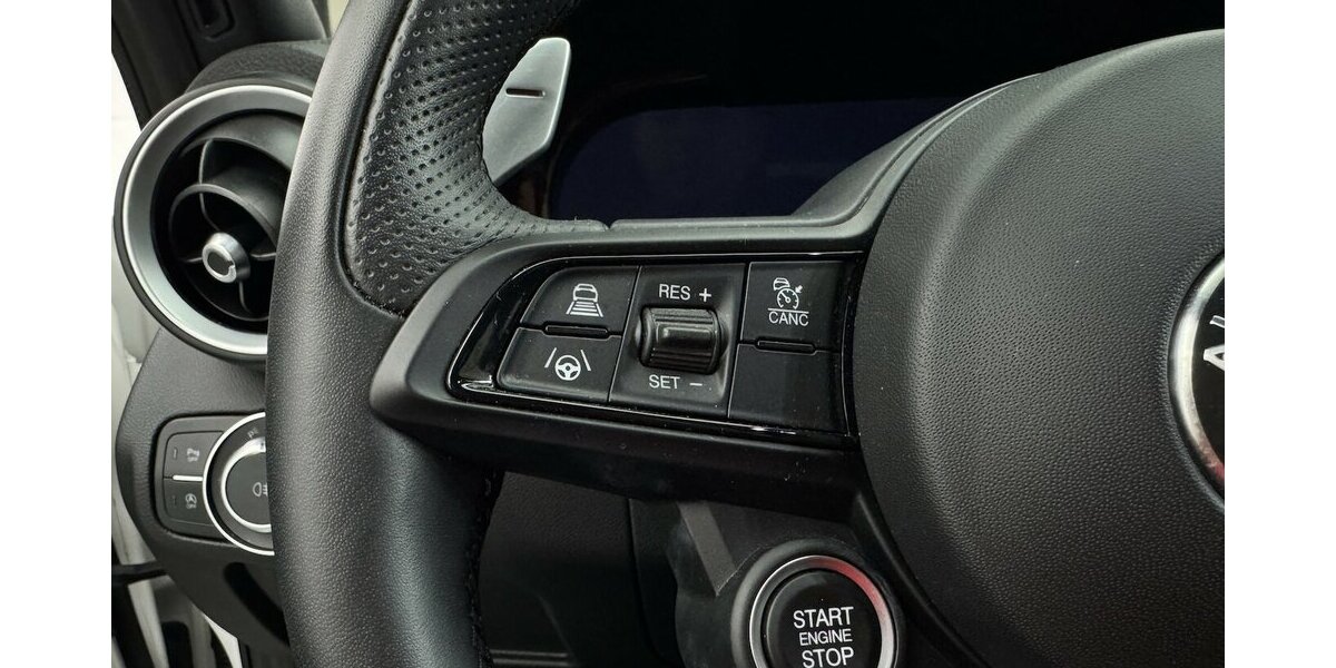 Alfa Romeo Giulia 2.0 Turbo Veloce Q4 Allrad CarPlay 19.700 km 36.450 &euro; Lich 35423