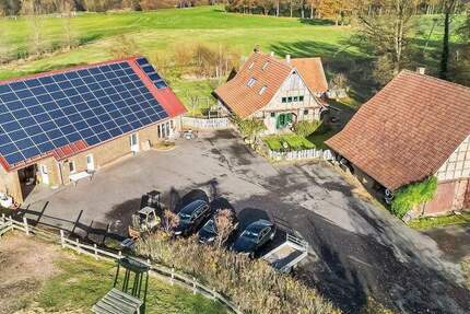 Ein Areal, das Maßstäbe setzt! Qualität in bester Güteklasse inklusive genehmigter Pferdehaltung! 8 zimmer