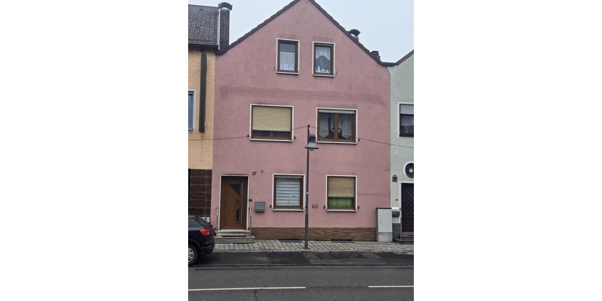 Einfamilienhaus mit Garten, Carport und Balkon´s - 