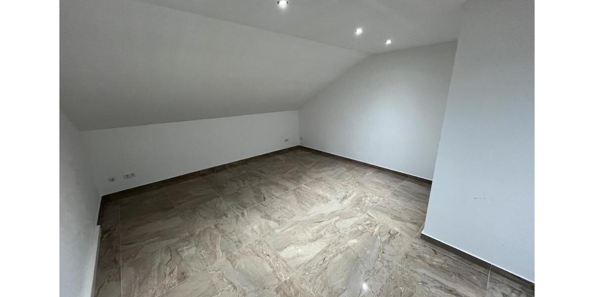 Dachgeschoßwohnung Lippetal - 4 Zimmer, 100 m&sup2;, 850&euro; | Angebot:25805530