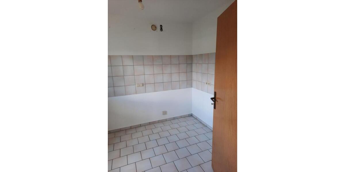 Wohntraum im Grünen: Attraktive, helle 2-Zimmer-EG-Wohnung mit Terrasse, modernisiert & renoviert auf parkähnlichem Areal, Raubach - 2- Raubach | Angebot:24576305