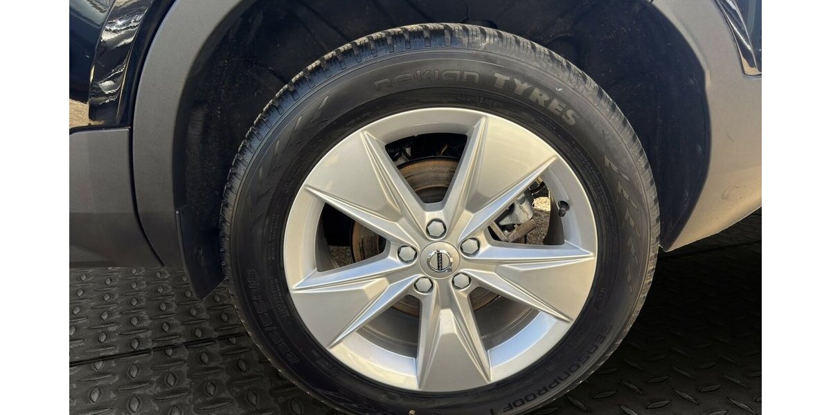Volvo XC40 B3 Core 2WD *DKG/AHK/LED/SHZG/Kamera/ACC/PDC* 6.934 km 31.990 &euro; Bamberg 96052