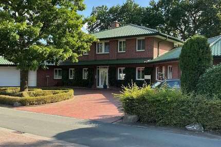 Haus Lindern (Oldenburg) - 11 Zimmer, 336 m&sup2;, 789.000&euro; | Angebot:22446194
