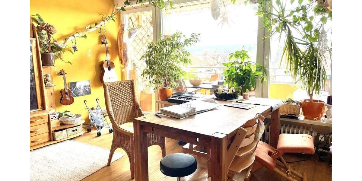 Wohlfühlwohnung mit drei Balkonen! 4 zimmer