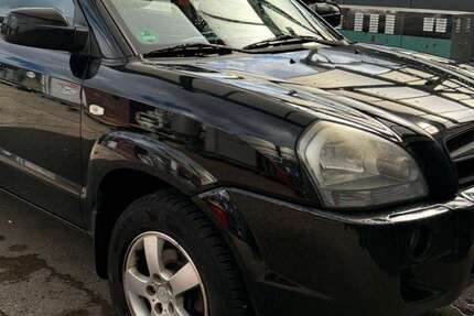 Hyundai TUCSON 145.700 km 3.250 € Köln 51147