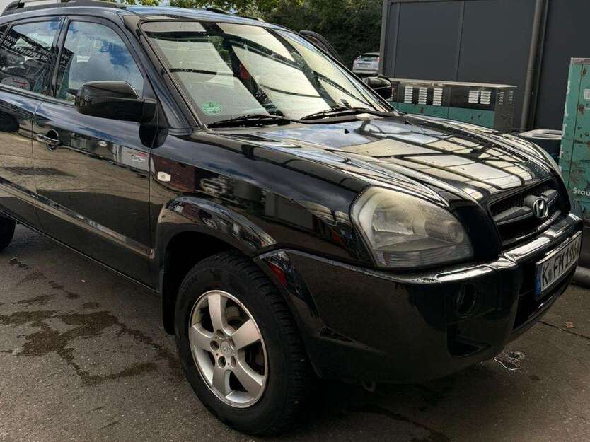 Hyundai TUCSON 145.700 km 3.250 € Köln 51147