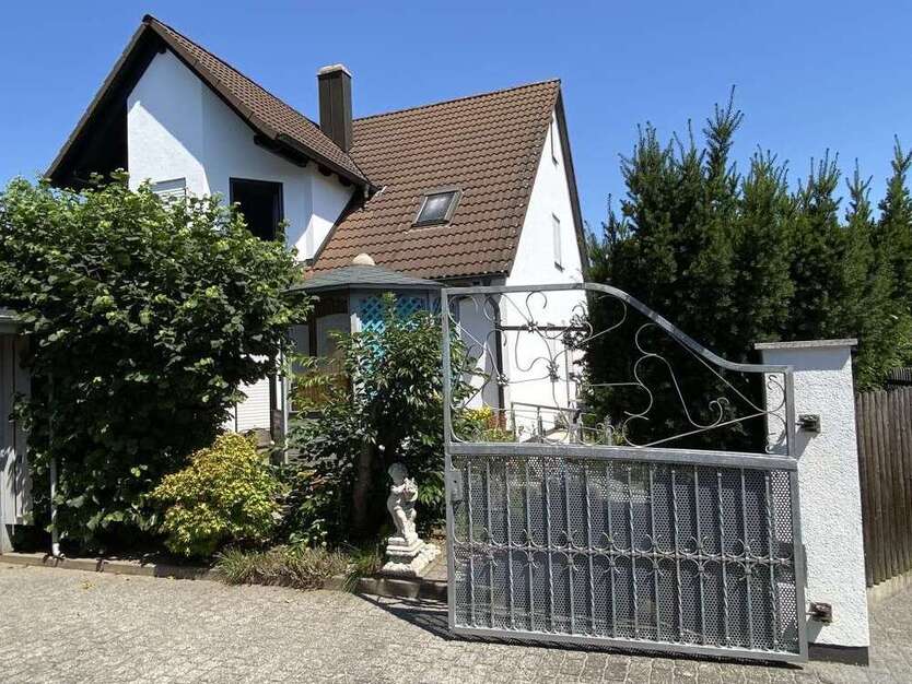 Haus zum Kaufen in Nürnberg 920.000 € 220 m²