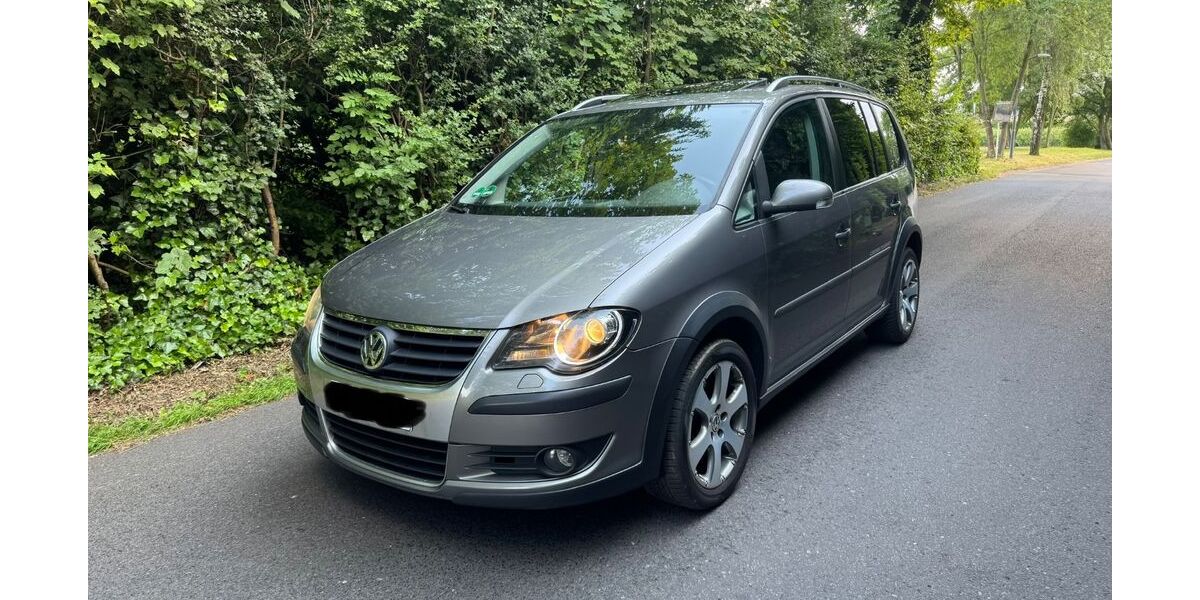 VW Touran 285.600 km 2.800 &euro; Köln 51103