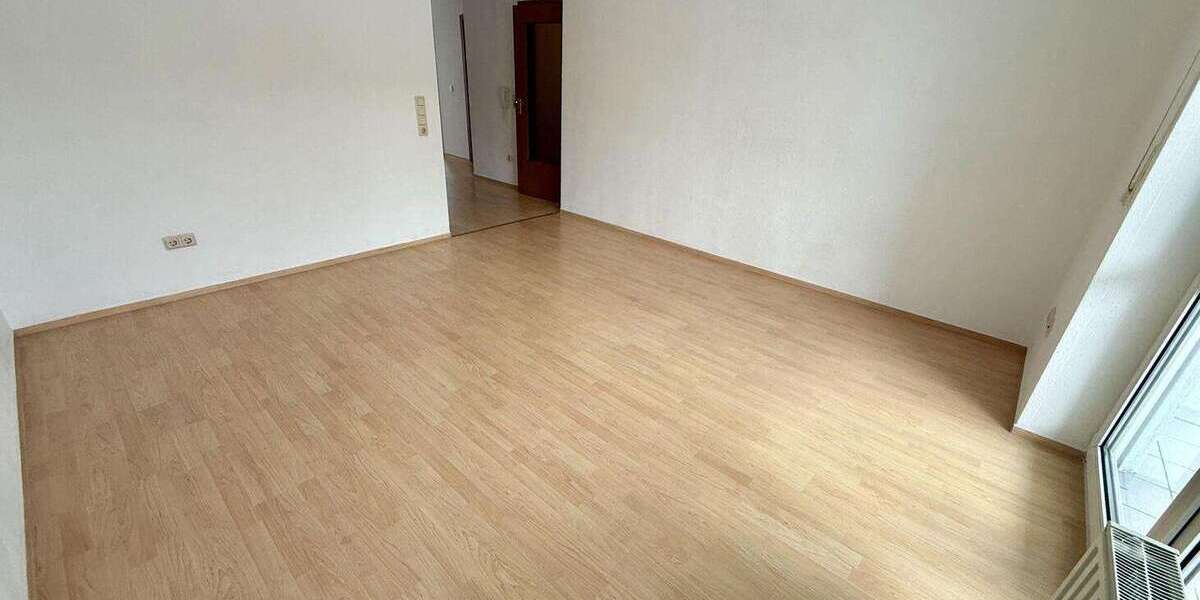 Etagenwohnung Bad Neustadt an der Saale - 3.5 Zimmer, 81 m&sup2;, 210.000&euro; | Angebot:24835492