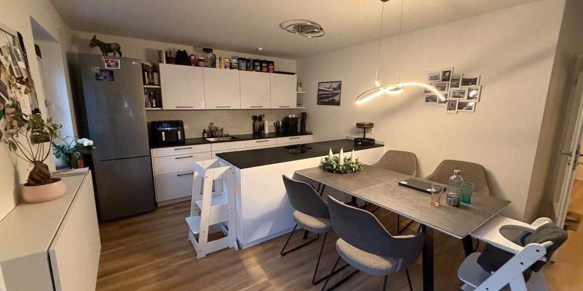 Moderne 2-Zimmer Wohnung mit Balkon und Tiefgaragenstellplatz 2 zimmer