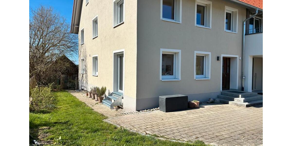 Doppelhaushälfte Bad Waldsee - 5 Zimmer, 130 m&sup2;, 1.400&euro; | Angebot:26162443