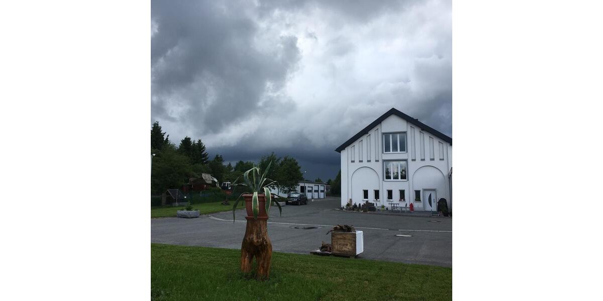 Dachgeschoßwohnung Neuhaus am Rennweg - 3 Zimmer, 96 m&sup2;, 780&euro; | Angebot:25417079