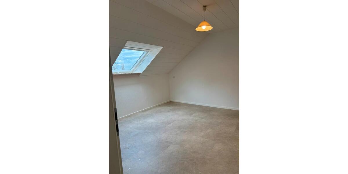 Dachgeschoßwohnung Erwitte - 4 Zimmer, 117 m&sup2;, 1.095&euro; | Angebot:24994339