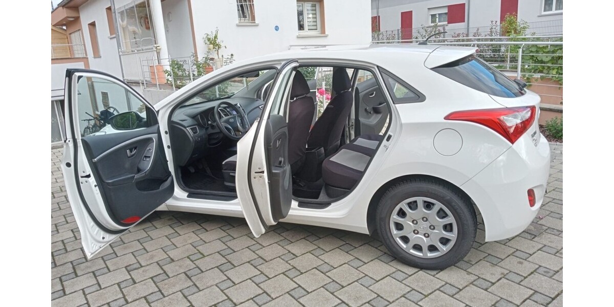 Hyundai i30 53.000 km 10.000 &euro; Weil am Rhein 79576