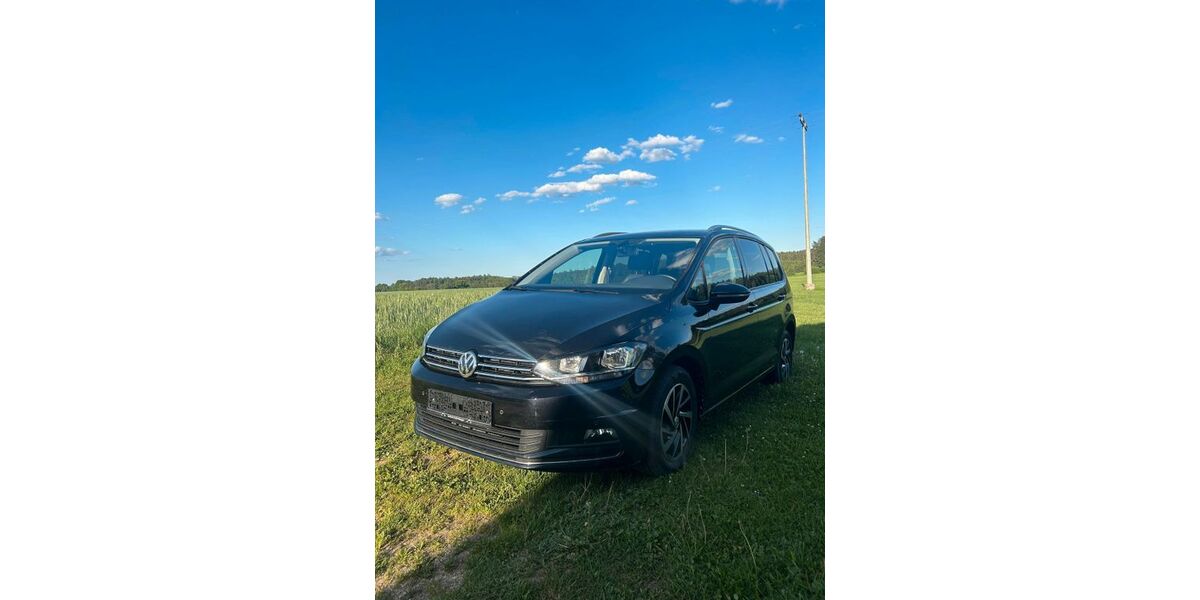 VW Touran 137.000 km 18.500 &euro; Tirschenreuth 95643