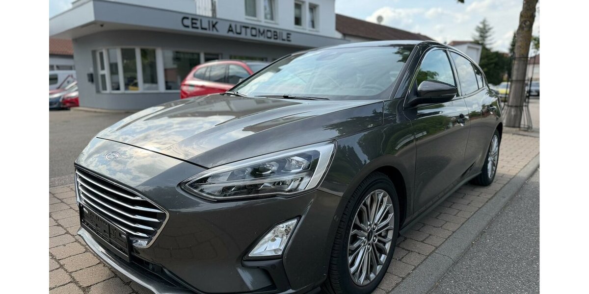 Ford Focus Titanium Lim. Head-Up Panorama 155.000 km 6.990 &euro; Neckarsulm 74172