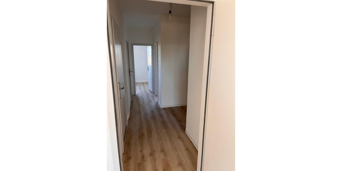 Etagenwohnung Neustrelitz - 3 Zimmer, 54 m&sup2;, 435&euro; | Angebot:26561531