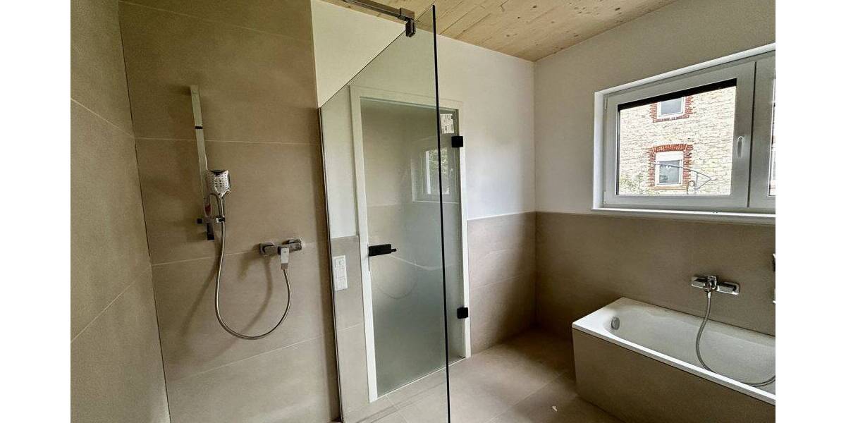 Etagenwohnung Leopoldshöhe - 4 Zimmer, 104 m&sup2;, 1.495&euro; | Angebot:26787928