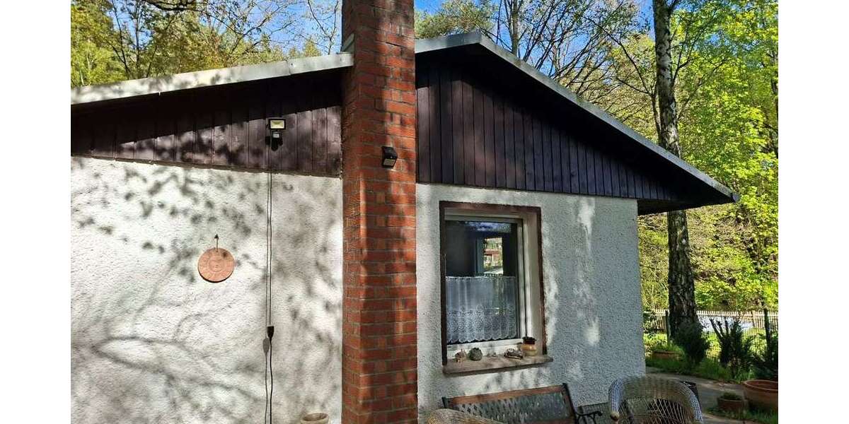 Idyllisch gelegenes Wochenendgrundstück mit Bungalow am Waldrand - Ferienhaus Pößneck | Angebot:26532162