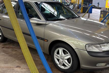 Opel Vectra 101.000 km 3.333 &euro; Gaggenau 76571