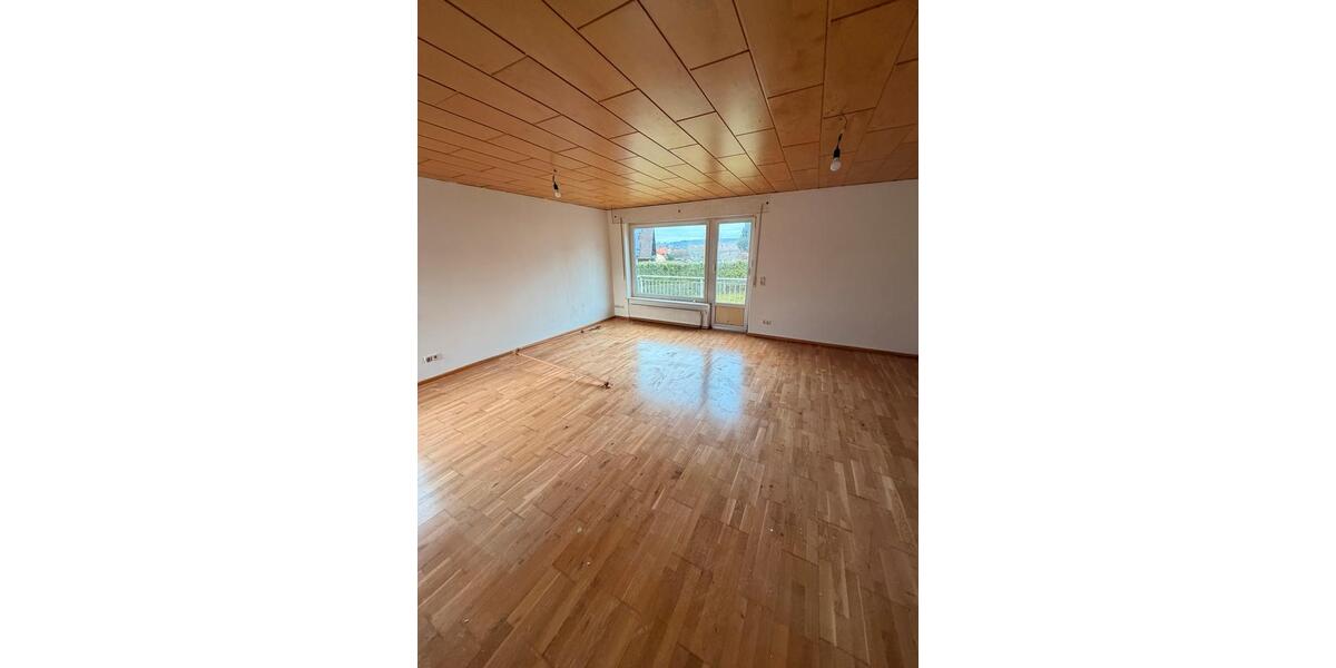 Etagenwohnung Erbach - 6 Zimmer, 160 m&sup2;, 1.300&euro; | Angebot:24983173