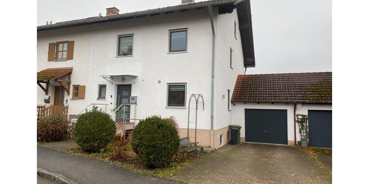 Schöne modernisierte DHH in Top Lage 6 zimmer