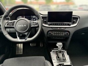 Kia XCEED 1.6T 180 DCT GTL LEDER 1.500 km 33.990 &euro; Höhenkirchen-Siegertsbrun 85635