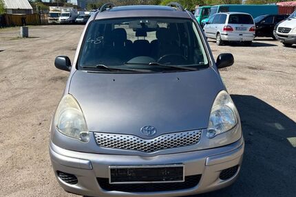 Toyota Yaris 214.844 km 2.390 &euro; Hamburg 22113