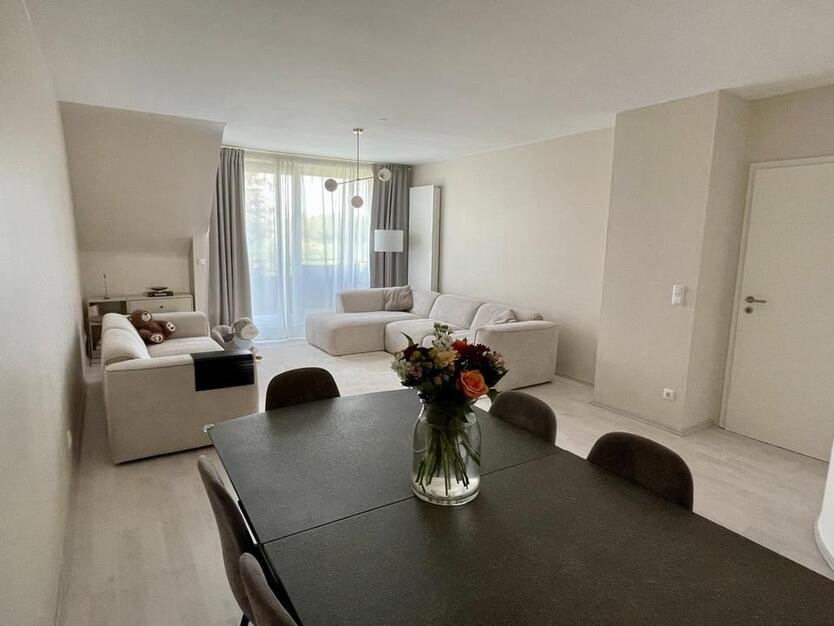 4 Zimmer Wohnung im ruhigen 2-Fam. Haus Elfgen zimmer