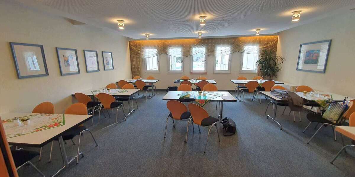 3-Sterne-Hotel mit 30 Zimmern und davor liegenden Baugrundstück 3 zimmer