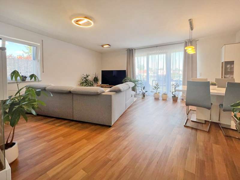 Wohnung zum Mieten in Freystadt 846 € 89 m²