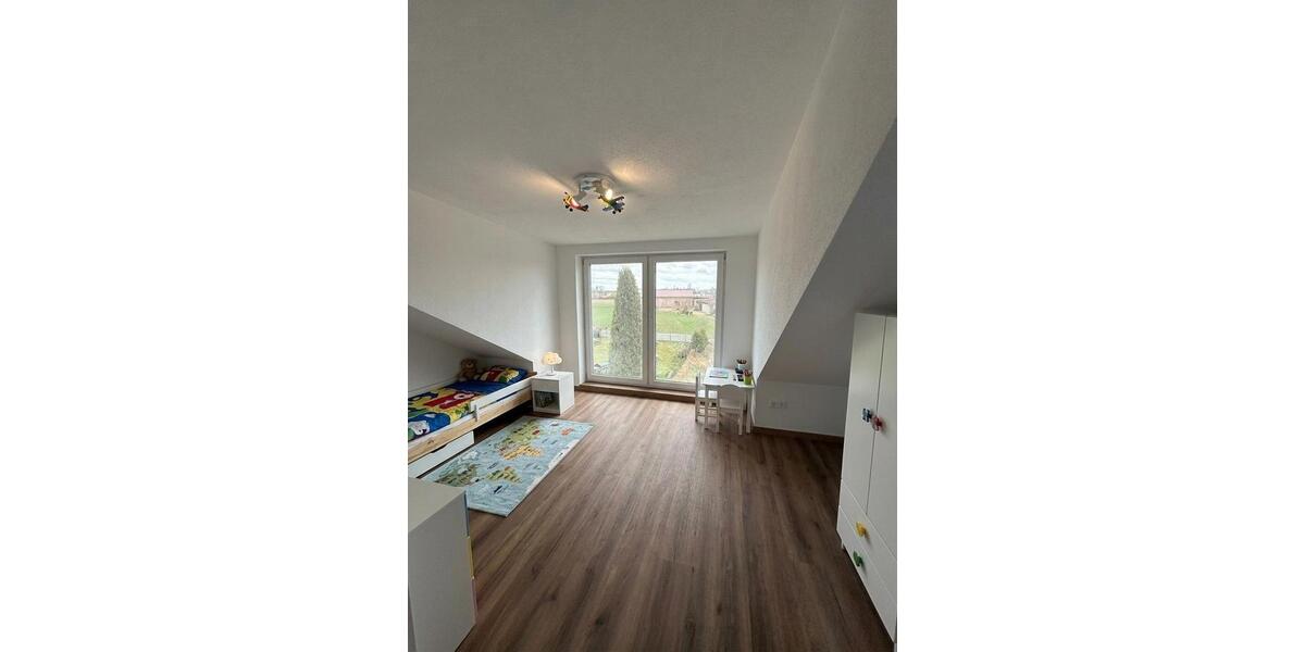 Dachgeschoßwohnung Lauingen (Donau) - 3.5 Zimmer, 93 m&sup2;, 1.310&euro; | Angebot:26050411