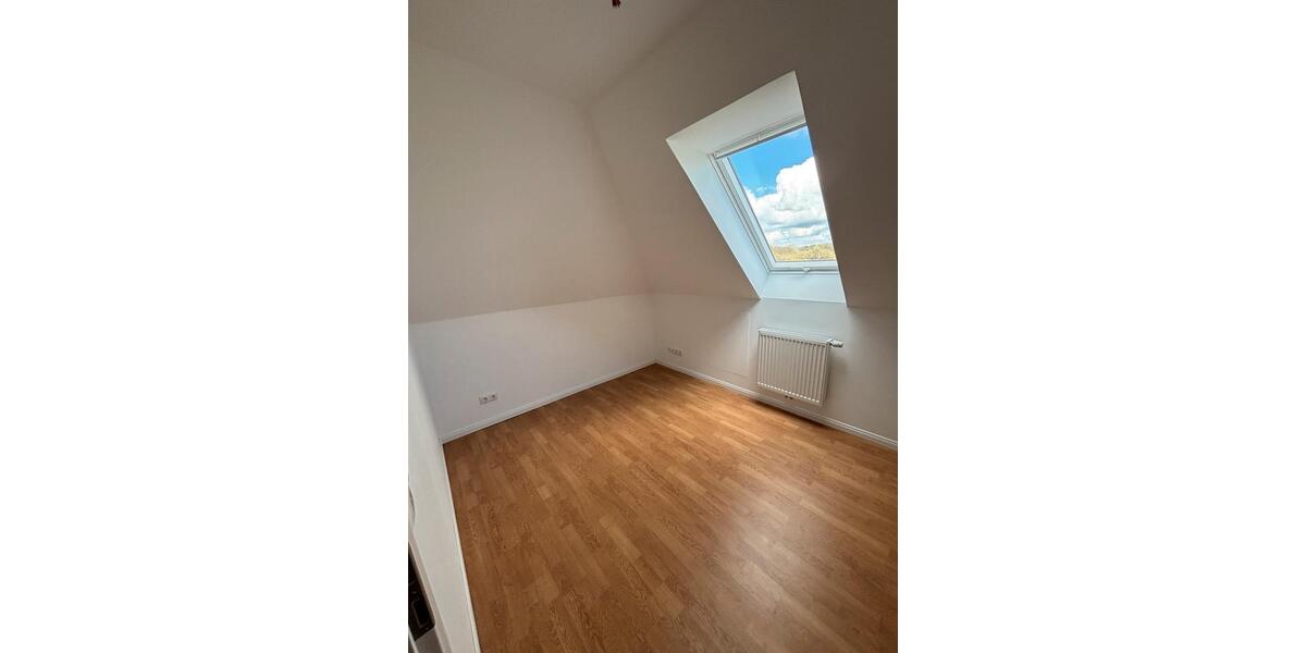 Dachgeschoßwohnung Aukrug - 2.5 Zimmer, 75 m&sup2;, 1.000&euro; | Angebot:25312911