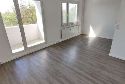 Wohnung Halle Ammendorf/Beesen - 6 Zimmer, 111 m&sup2;, 900&euro; | Angebot:27160583